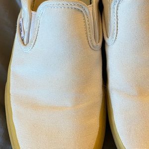 off white gum sole slip on Vans ✨